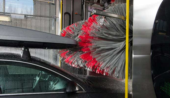 Heavy duty brushes give an intense clean